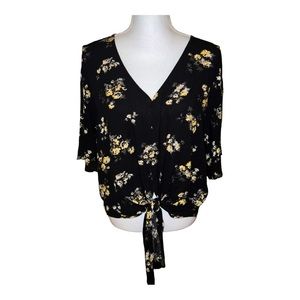 Stitchfix LUQ Vneck floral tie front top
